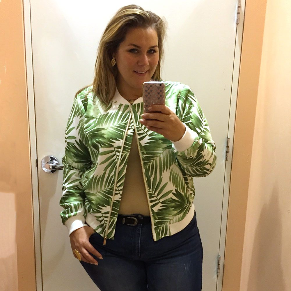 shoplog augustus 2017, thebiggerblog, Josine Wille, plussize blogger, fashion blog, grote maten mode, 2017, maat 48, maat 50, size 20, size 22, patches on sweater, paskamer selfie, pashokje, plussize jumper, plussize trui, trui grote maten, shoplog, forever 21, forever 21 plus, Amsterdam, fitting room